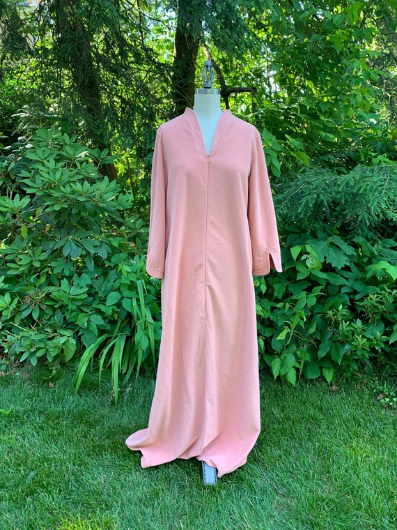 1960’s Mod Papaya Velour Housecoat . Vassarette .-