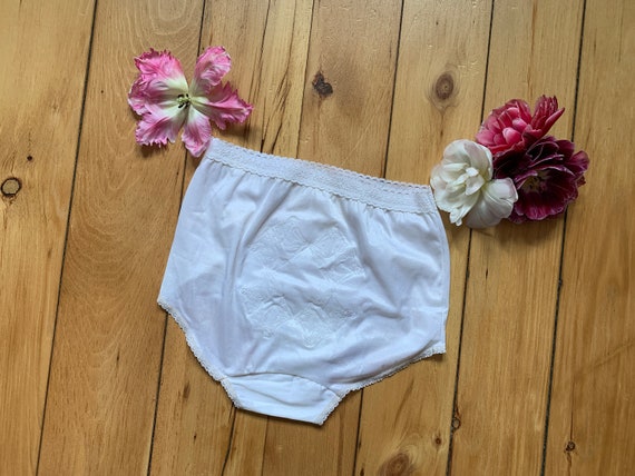 1960’s Nude Embroidered Panties  - small / medium - image 1