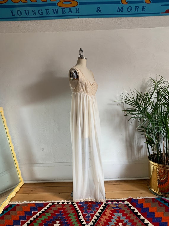1950s Exquisite Floor Length Nightgown . Vanity F… - image 3
