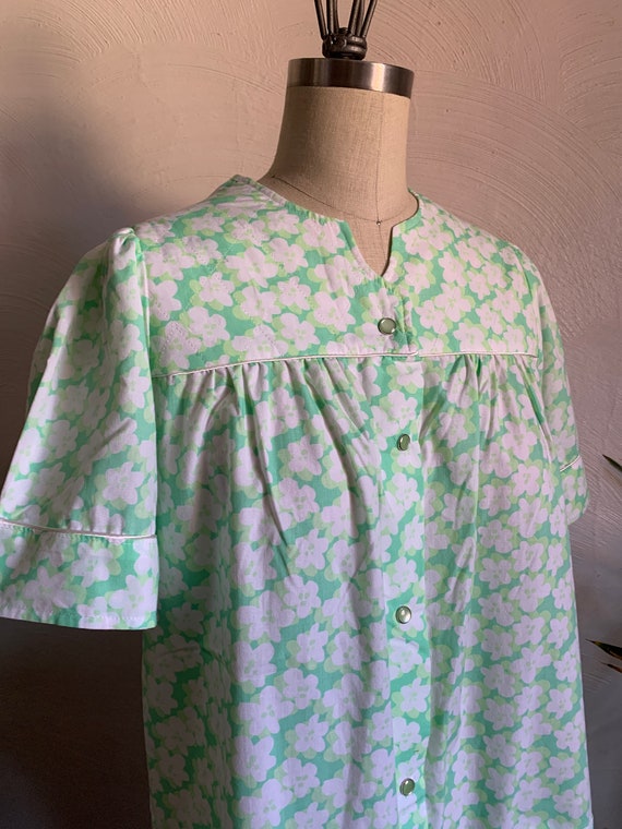 1980’s Bright Fun Floral Housecoat  - xs / small - image 2