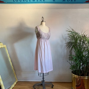 1950s Rose Garden Babydoll . Formfit Rogers . - small