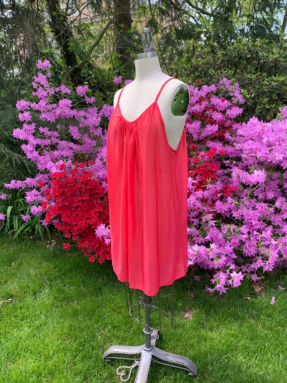 1980’s Flirty Raspberry Nightgown - extra large /