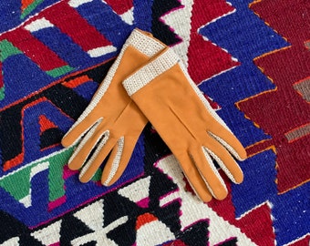 1960s Cutest Cedar Driving Gloves - Size 6.5