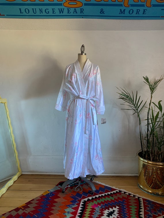 1980's Dainty Floral Robe . Deadstock NWT . Apostr