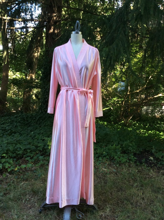 1960's Bubblegum Sweep Robe - medium / large