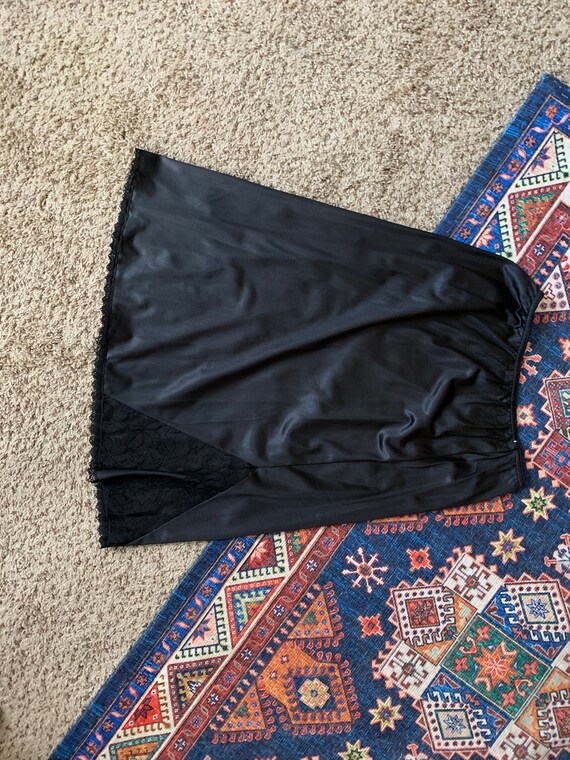 1970’s Dark Romance Skirt Slip . Maidenform . - s… - image 3