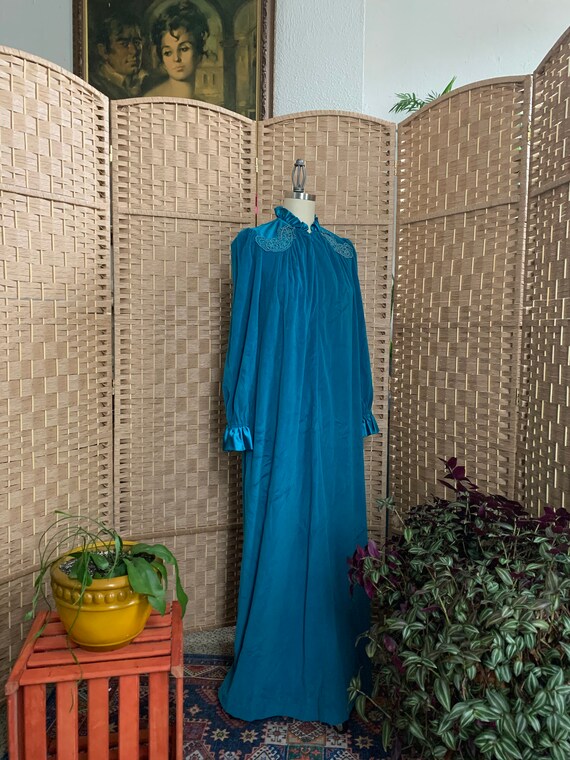 1960’s Glamorous Velour Housecoat - medium / large