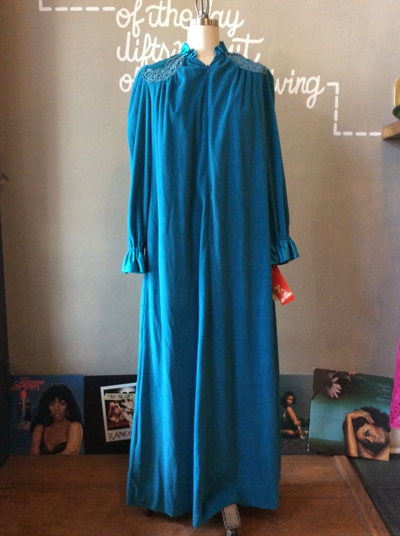 1960’s Glamorous Velour Housecoat - medium / large