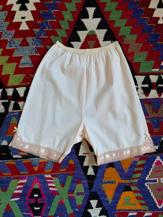 1950s Antique Pillowtab Tap Shorts . Greenco Maid… - image 2