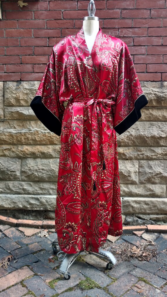 1960s Maximalist Robe . California Dynasty .- larg