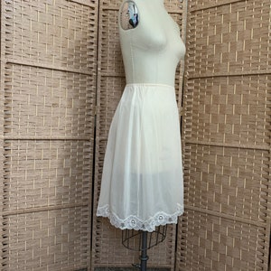 Saia Flirty Slip dos anos 1960. Olga. - pequena