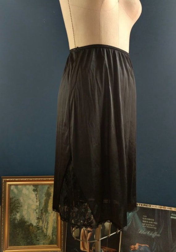 1970’s Dark Romance Skirt Slip . Maidenform . - s… - image 6