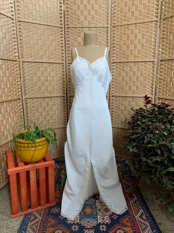 1940s Floor Length Nightgown . Wonder Maid . - sma