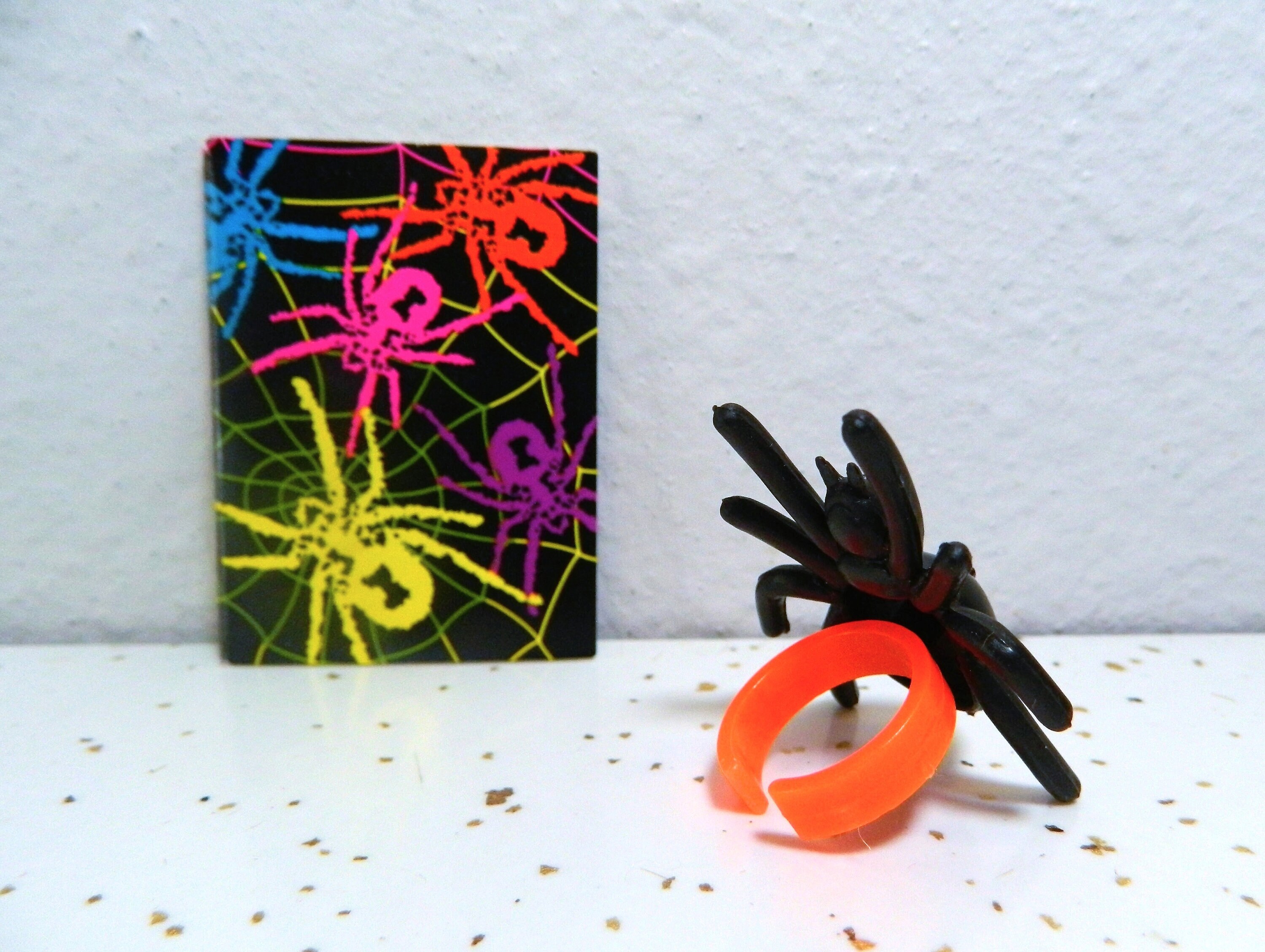 Glitter Plastic Spider Rings - Make and Takes