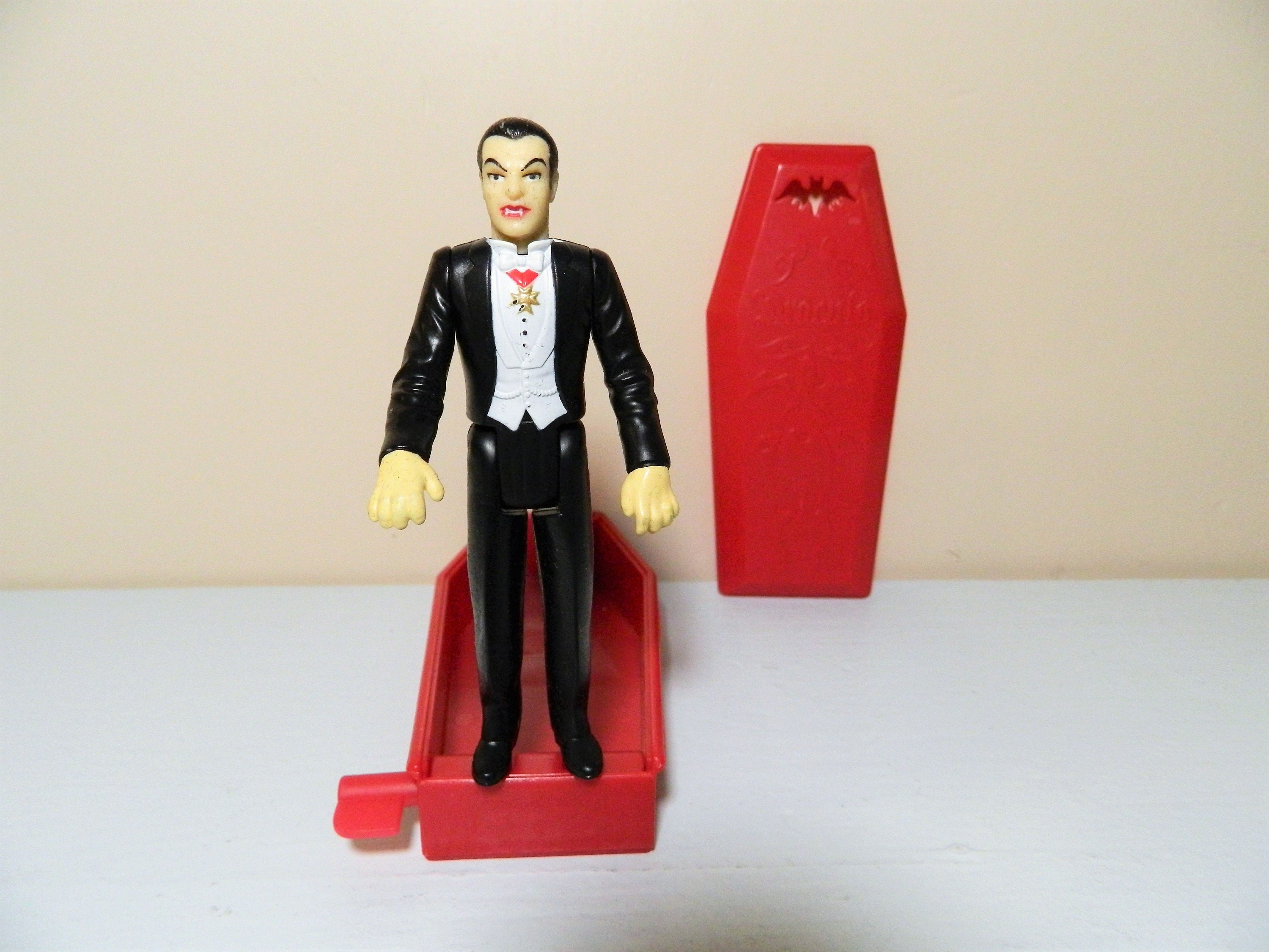 1997 Universal Studios Monsters Dracula in Coffin Action - Etsy 1997 Universal Studios Monsters Dracula in Coffin Action - Etsy