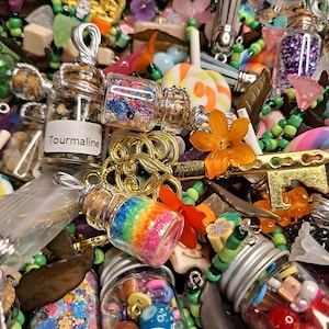 Charm / Pendent Mystery Confetti by The Scoop