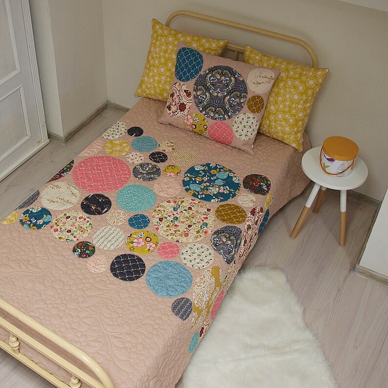 Twin size quilt dotty quilt modern quilt homemade quilt Etsy
