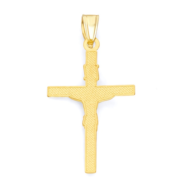 Puede incluir: Un colgante de cruz de tono dorado con un dise&ntilde;o detallado de Jesucristo en la cruz.