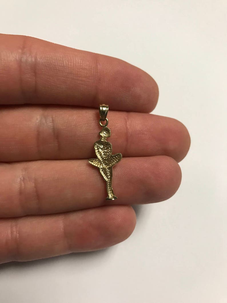 14k White Gold Ballerina Necklace
