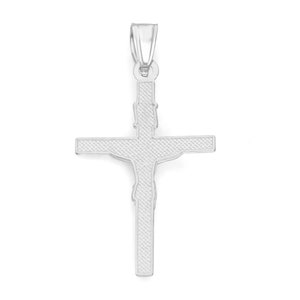 Pode incluir: Um pingente de prata em forma de crucifixo com uma representa&ccedil;&atilde;o detalhada de Jesus Cristo na cruz.