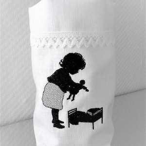 Sac léger sac cadeau poupée mère lin BRODÉ