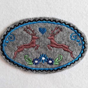パッチ、アイロン接着パッチ、刺繍された2頭の鹿、バイエルンの民話。