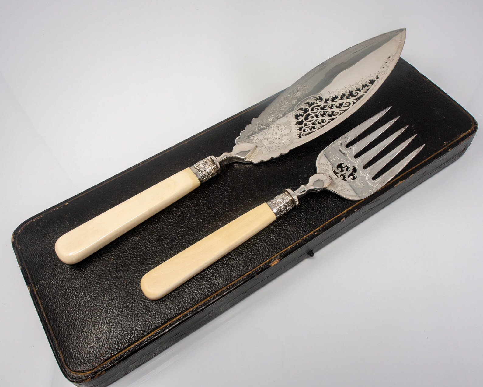 Antique silver plate fish server set with bone handles in original box