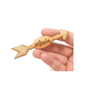 Marque-places en bois personnalisés : touche unique pour célébrations et cadeaux - Communion, baptême, mariage, anniversaire et invités
