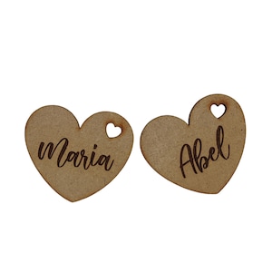 Marque-places en bois personnalisés : touche unique pour célébrations et cadeaux - Communion, baptême, mariage, anniversaire et invités