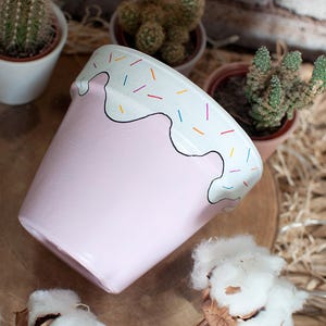Cache pot / Pot de fleur en terre cuite : Pot'cake [Collection Pot'tisserie]