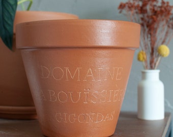 Terracotta flower pot, customizable engraving