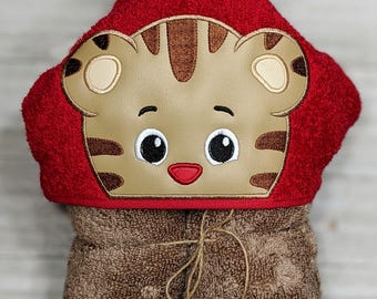 Daniel Tiger Hooded Towel, Personalized Towel, Tiger Pool Towel, Daniel Tiger Pool Towel, Daniel Tiger Bath Towel Set, Tiger Towel Set