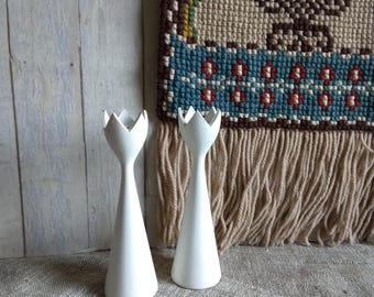 Vintage Swedish Wooden Candle Holders, Pair of White Tulip Candlesticks, Helmslöjden Borås, Scandinavian Mid Century Decor, 19 cm