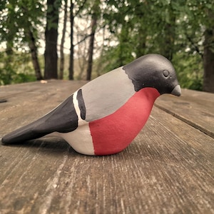 Vintage ceramic bird robin figurine