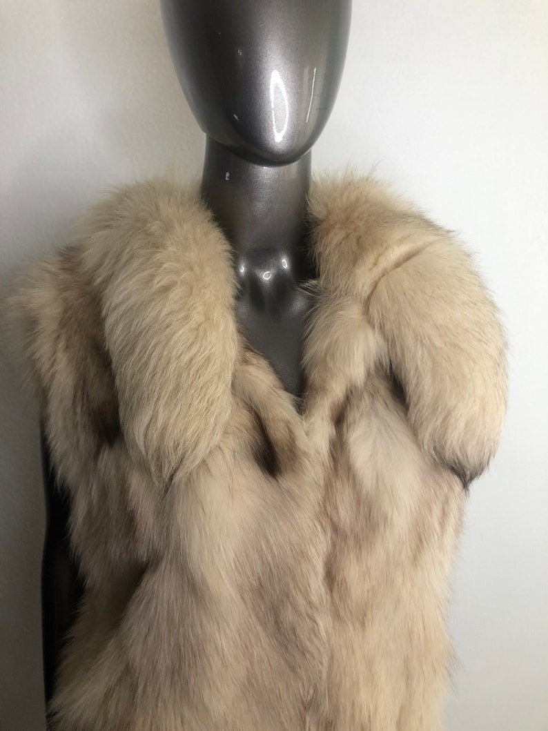 Beige polar fox vest with tail collar woman size M.