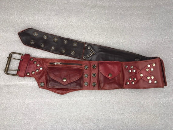 Red Belt many pockets .