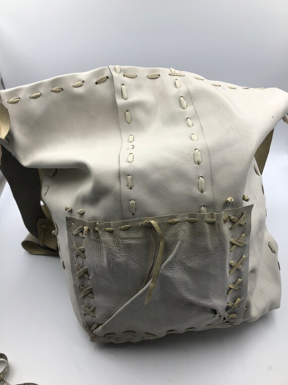 White real leather big crossbody bag with pocket. Gem