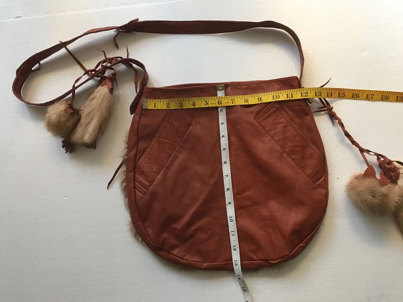 Damen beige Fell Handtasche, Tasche aus Nerzfell und braunem Leder, mit original Fell Bubo, Vintage Stil, handgemachte Tasche Größe ist klein. Bild 8