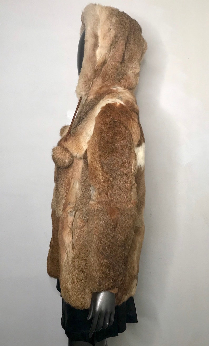 Women/'s short rabbit fur coat; beige fur coat; fur coat with big hood; fur coat zippered; warm fur coat sporty style; women/'s size medium.