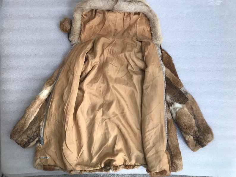 Women/'s short rabbit fur coat; beige fur coat; fur coat with big hood; fur coat zippered; warm fur coat sporty style; women/'s size medium.