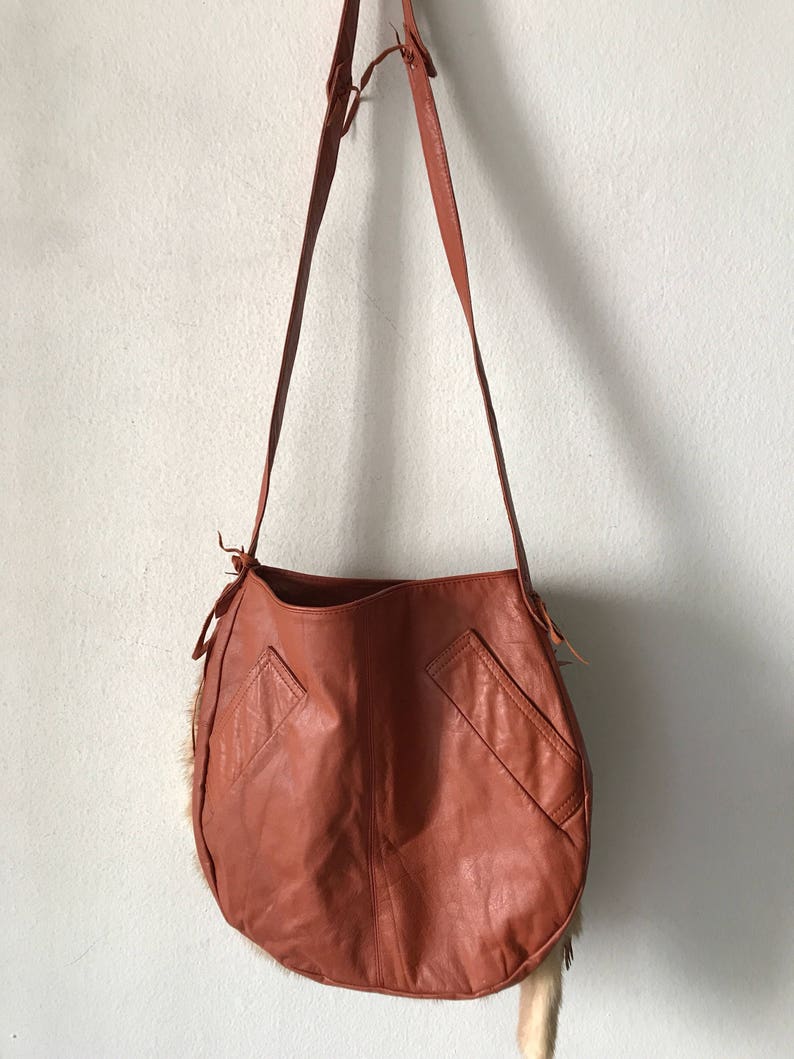 Damen beige Fell Handtasche, Tasche aus Nerzfell und braunem Leder, mit original Fell Bubo, Vintage Stil, handgemachte Tasche Größe ist klein. Bild 6