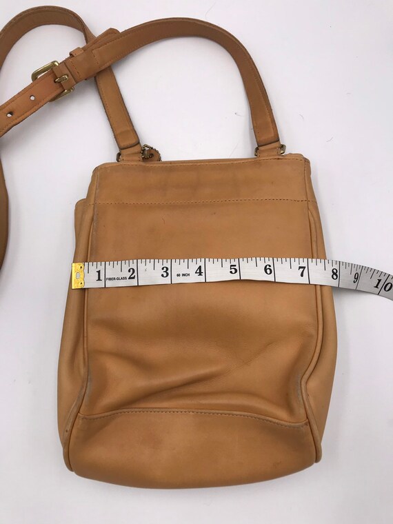 Gorgeous small leather beige color woman bad. - image 5