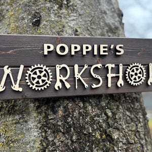 Personalized Wood Workshop Sign: 3D Lettering, Rustic Pallet Style
