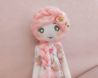 poupée,poupée de chiffon,cadeau naissance,cadeau anniversaire,ange, angelot,cadeau mamie,pâques,cadeau pâques,art doll,fée, mamange