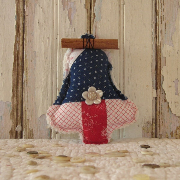 Patriotic Americana Primitive Liberty Bell Antique Quilt Bowl Filler Ornament, Independence Day Knob Nail Peg Rail Hanger, Farmhouse Decor