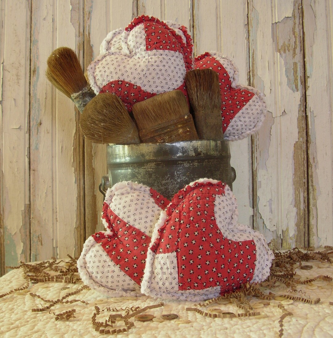Primitive Valentine's BIGGIE Heart Ornament Bowl Filler, ANTIQUE Red