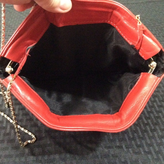 70s Vintage Red Clutch Purse Gold Chain Strap Hin… - image 3