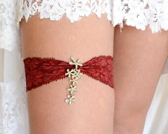 Burgundy Wine Wedding Garter Set Burdundy Bridal Lace Garter Set Belt, Dark Red Garter Set Vintage Rhinestones, Dual Crystal Toss Keepsake