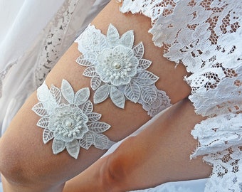 White Lace Bridal Gerter For Wedding, White Lace Stretch 3D Flower Garter Set White Applique Garter, Floral Winter Wedding White toss Garter