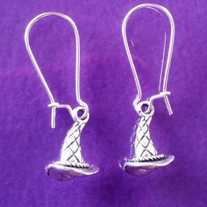 Silver witch&#39;s hat dangle earrings / Halloween earrings